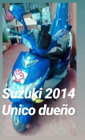 Moto scooter suzuki año 2014