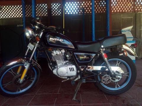 Moto suzuki (impecable)