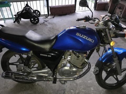 Suzuki en 125