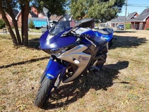 Yamaha R3 azul-plata 2016