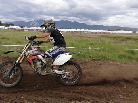 Moto Honda CRS 250R 2008