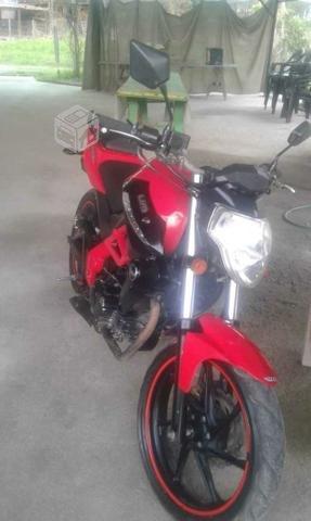 Moto UM motor 200cc