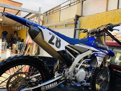 yamaha y 450 año 2017 o permuto por auto