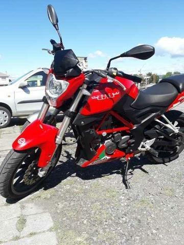 Moto marca Benelli TNT 250 cc