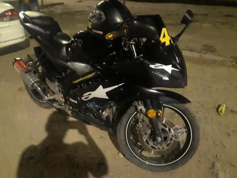 Moto Yamaha R15