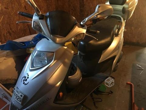 Scuter año 2011 2.200 Km 125cc