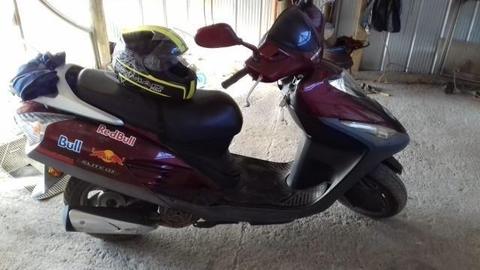 Moto Honda élite 2008