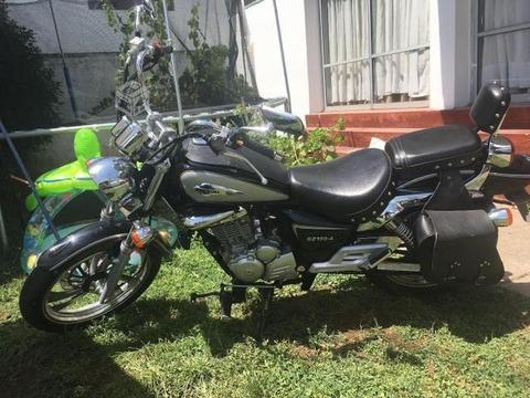 Moto Suzuki gz150