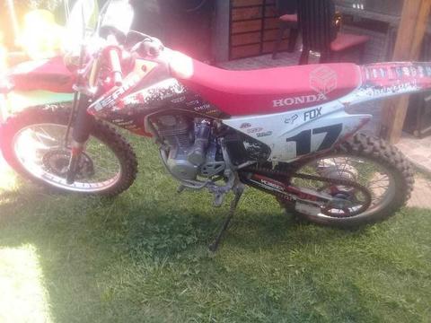 crf 230 año 2016