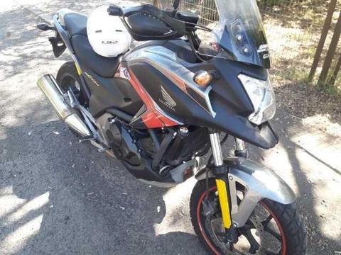 Permuto Honda nc750x por automovil Oportunidad