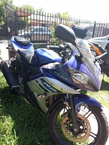 Permuto por auto Yamaha R15