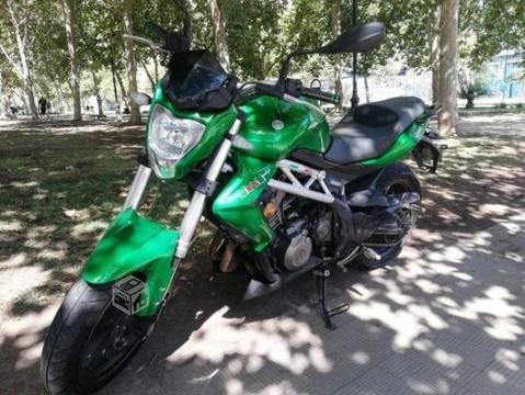 Moto TNT300