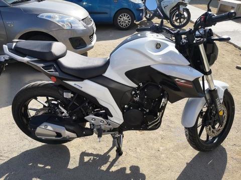 Yamaha FZ25 2019 casi nueva