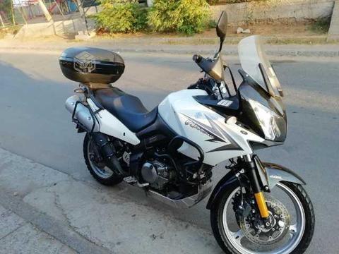 Suzuki Vstrom 650 año 2012. 25000 km