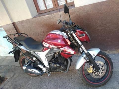 Moto gixxer di 150 (CONVERSABLE)