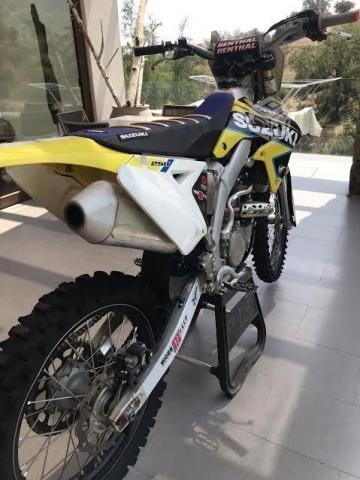 Suzuki rmz 250