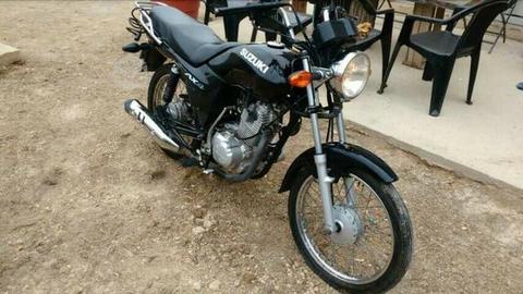 Moto Suzuki ax