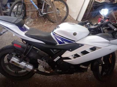 Yamaha r15