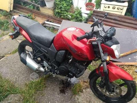 Moto Yamaha FZ