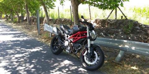 Ducati Monster 796 impecable