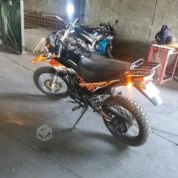 Moto um dsr 200 2017