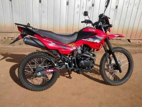 Moto um dsr 200