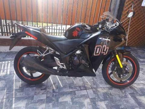 Cbr 250 2015 al dia, por apuro conversable