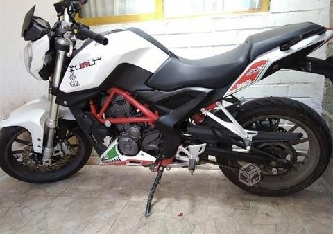 moto Benelli 2017. TNT 250