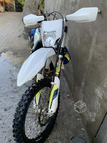 Moto enduro