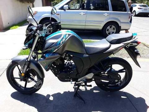 Moto yamaha FZN 150 versión 2.0