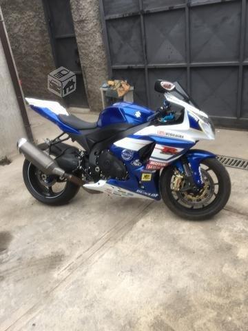 Suzuki gsxr 1000 o permutas conversable