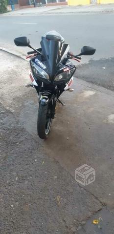 Yamaha r15