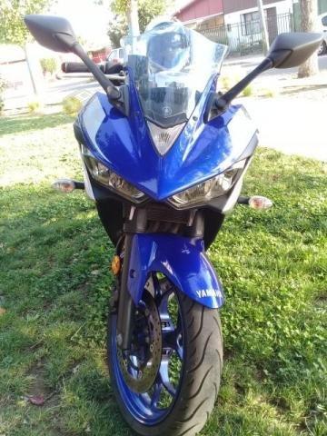 Moto yamaha r3