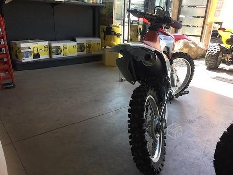 Honda crf230f 2016 un uso, casi nueva