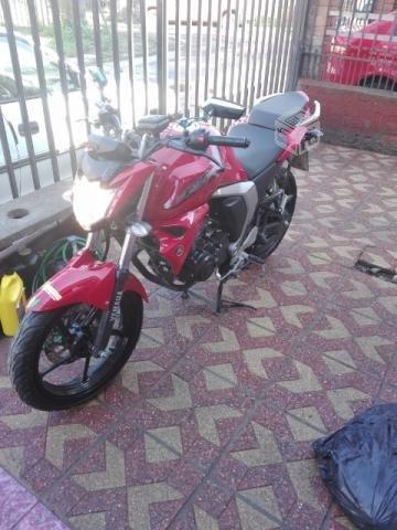 Moto yamaha fzn