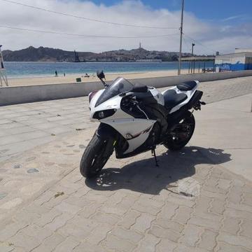 Yamaha Yzf R1 cross Plane I4