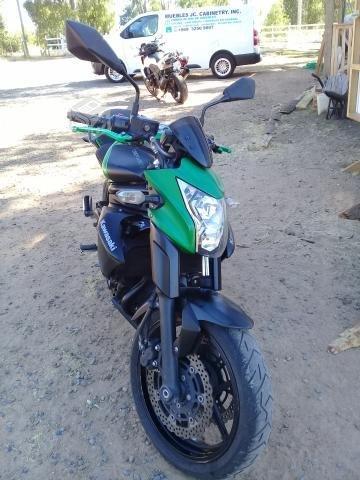 Moto kawasaki ERN 650