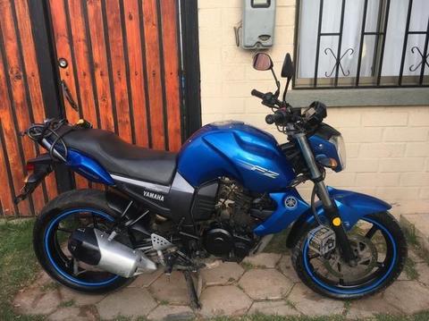 Moto Yamaha FZ16