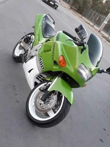 Moto Kawasaki 400