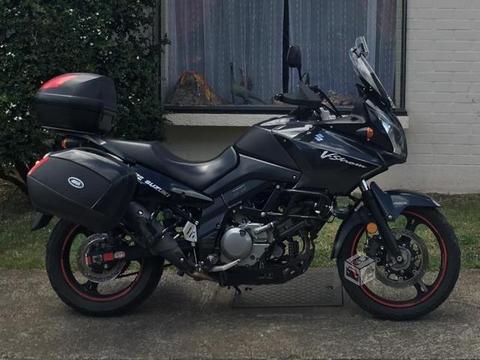 Moto Suzuki modelo V Strom