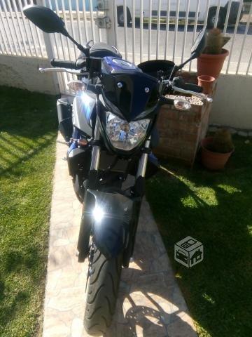 Moto Yamaha Mt03