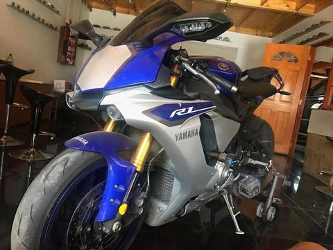 Yamaha R1 2016 excelente estado