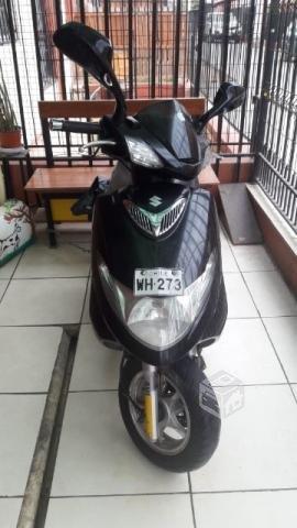 Moto scooter Suzuki an125hk