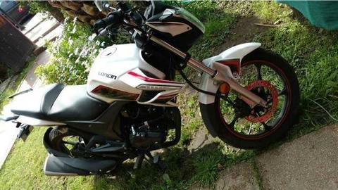 moto loncin 150cc. 1180 km actual