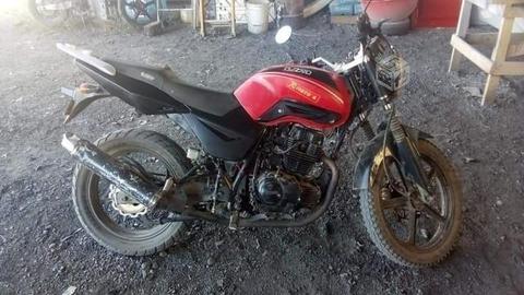 moto um 200cc