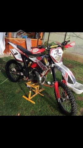 Moto enduro