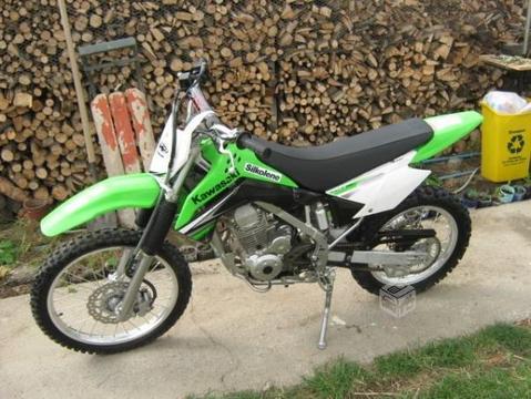 Moto kawasaki 140 klx año 2001