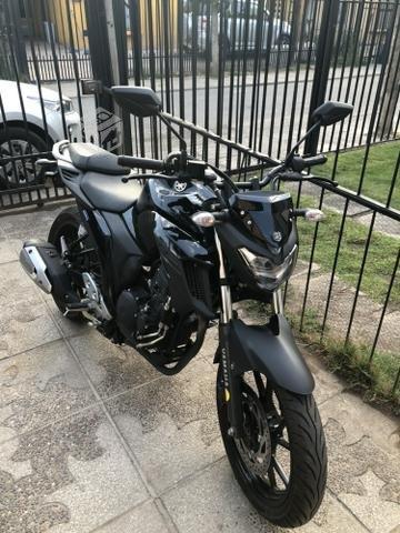 Moto Yamaha FZ25