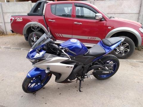 Moto Yamaha r3