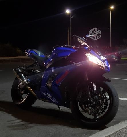 Kawasaki zx10r . gsx r1 cbr